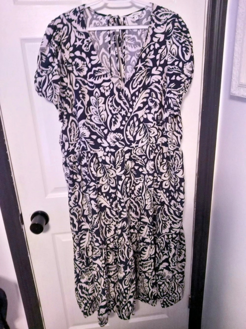 Paisley Maxi Dress in Black & White Size 3X Like New